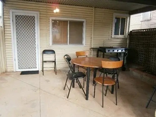 Aussie Bacon and Eggs Cottages