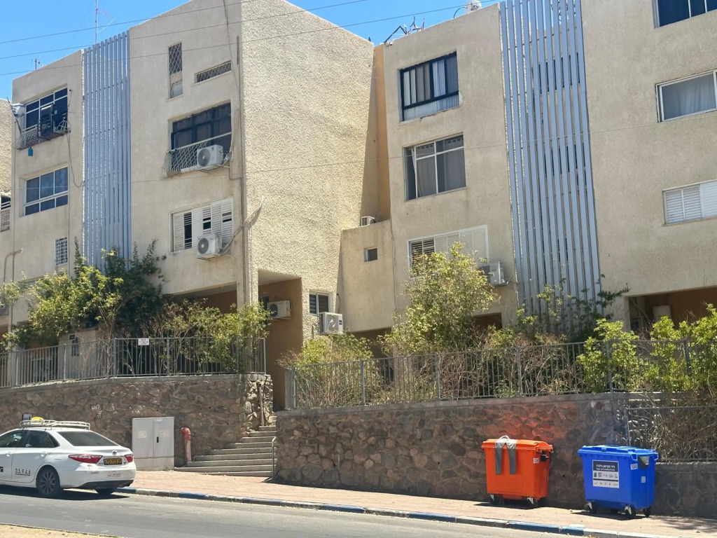 Z32 Luxury Boutique Apartments