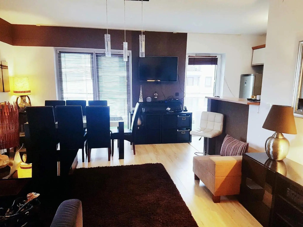 Warsaw King Size Apartment
