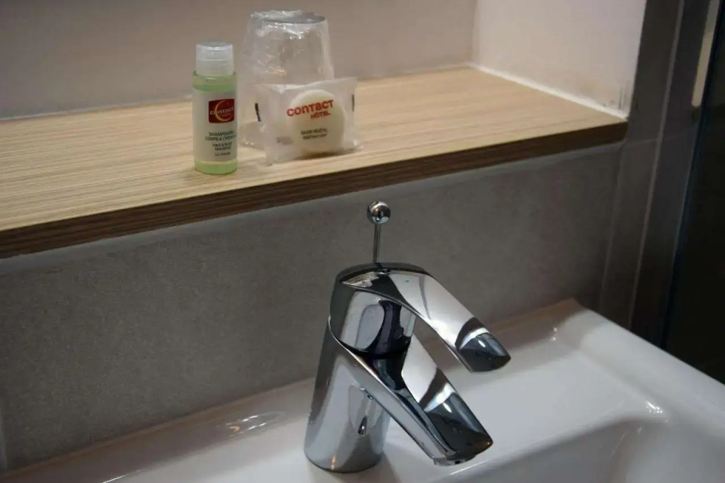 Contact Hotel Bleu France Eragny Cergy