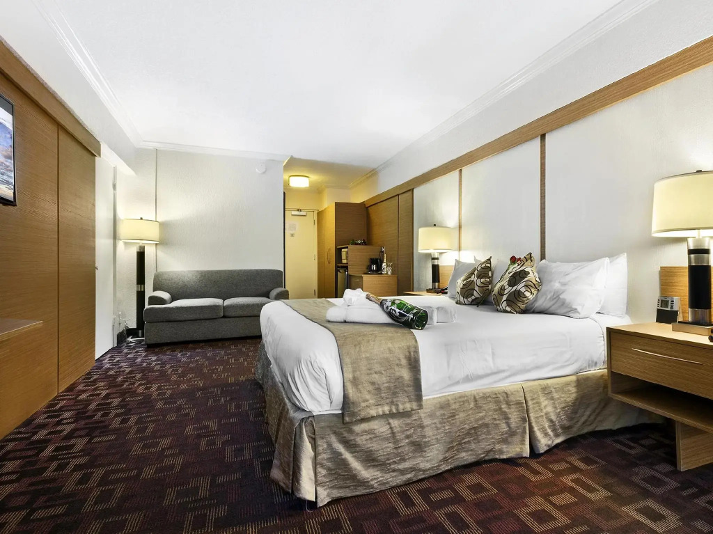 The Garden Hotel & Resort