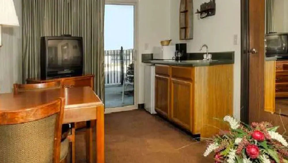 Magnuson Hotel on the Lake Clarksville