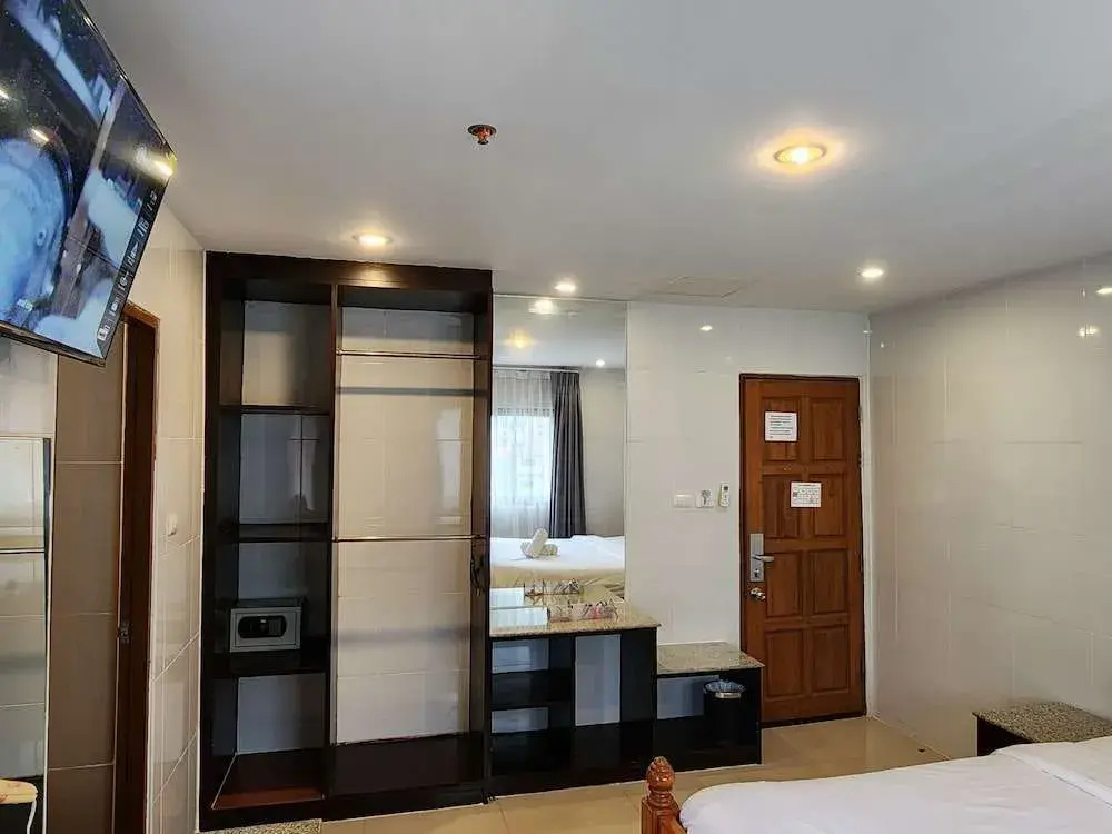 OYO Dynasty Hotel