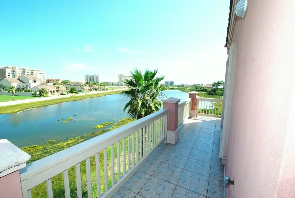 114 Bay Harbor 3 Bedrooms 3 Bathrooms Townhouse
