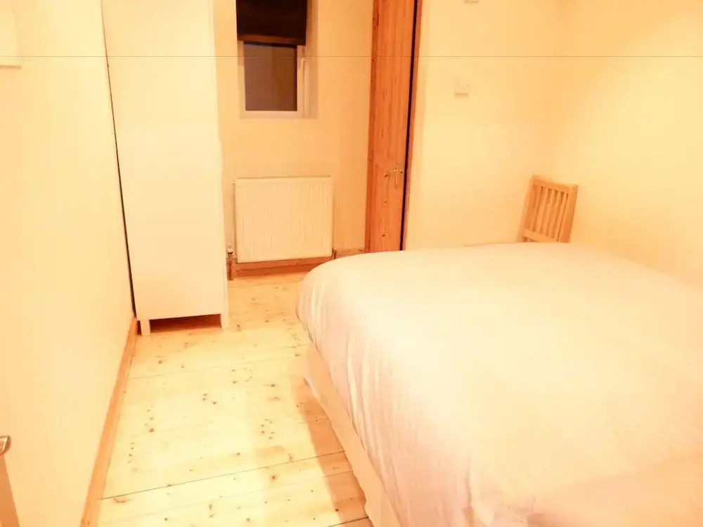 SS Property Hub - Family Apartment Kensington