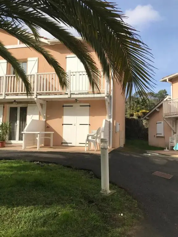 ANGLET- BIARRITZ T3 dans résidence avec piscine