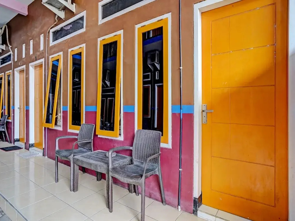 Hotel O Griya Sandi Residence Family NearPantai Boom