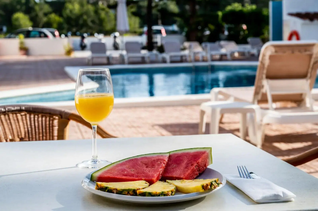 Hostal Es Pi - Emar Hotels