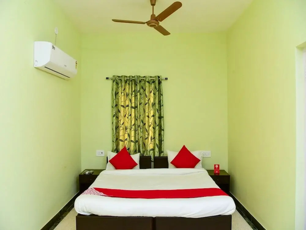Home Modern Villa by OYO Rooms