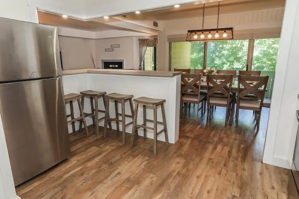 Seven Springs 2 Bedroom Premium Condo, Pet Friendly! by RedAwning