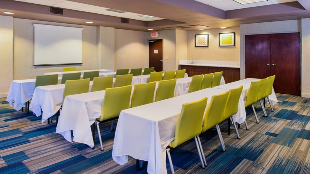 Holiday Inn Express Sacramento Airport Woodland by IHG