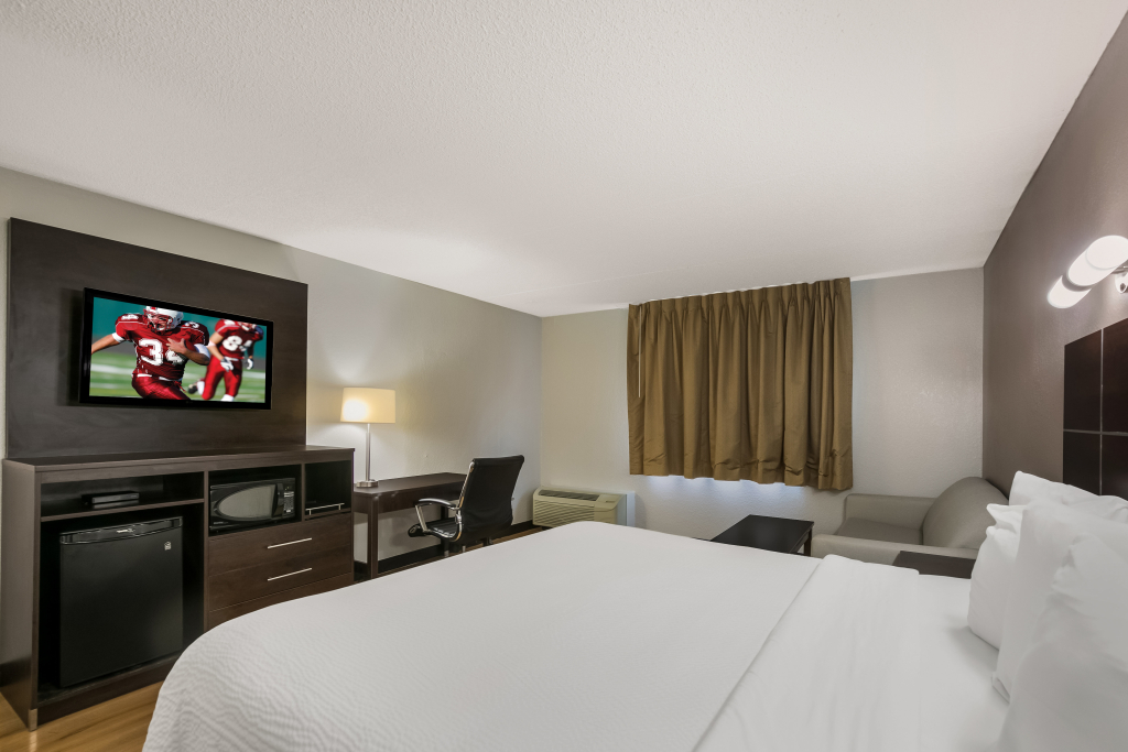 Red Roof Inn PLUS+ & Suites Knoxville West - Cedar Bluff