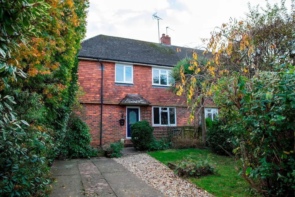 Hassocks Hideaway With Parking Garden
