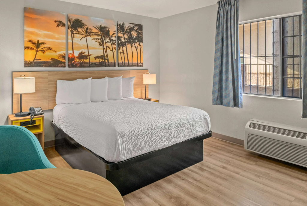 Days Inn & Suites by Wyndham Artesia