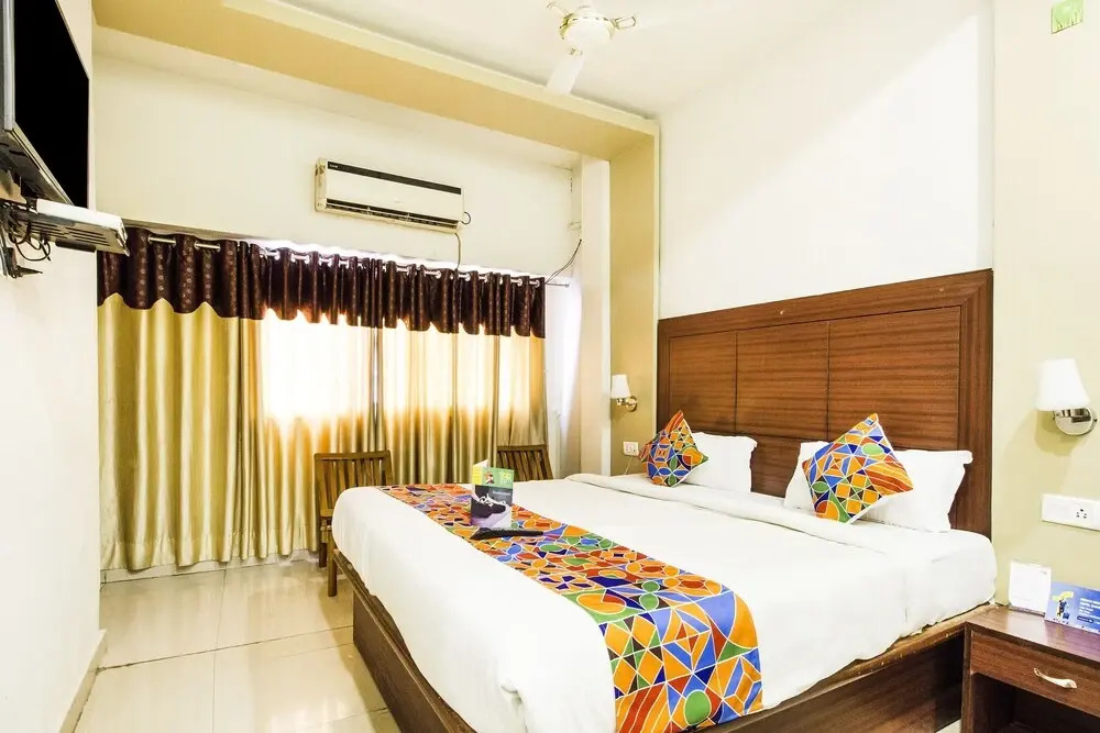 Collection O 4731 Hotel Surya Continental