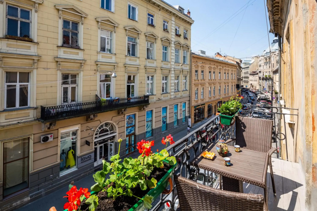 LeoApart near Rynok Square with 2 bedrooms