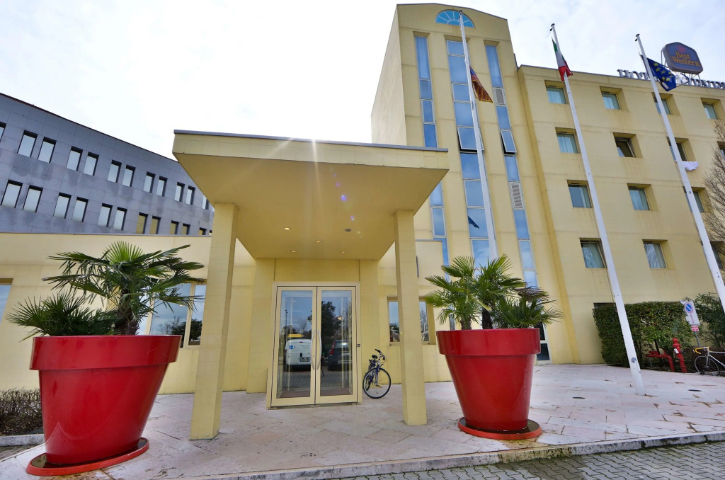 B&B Hotel Quarto dAltino