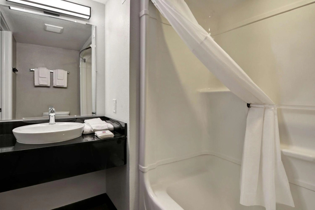 Studio 6 Extended Stay - Jacksonville, FL - Baymeadows