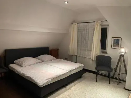 Albi Studio HH Airport