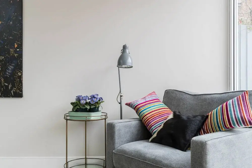Gorgeous 5BR home with garden and parking in Battersea