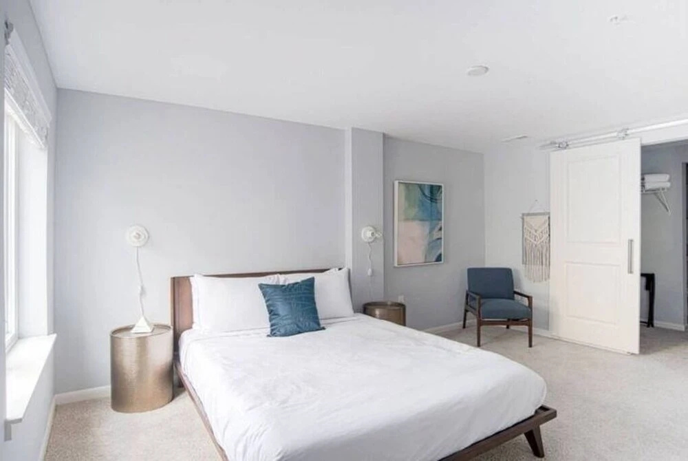 CozySuites TWO Stylish Apts Monument Cir