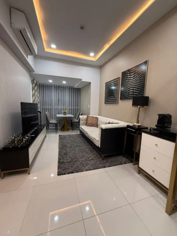 Cozy Apartment With Private Room in Vibrant Taguig