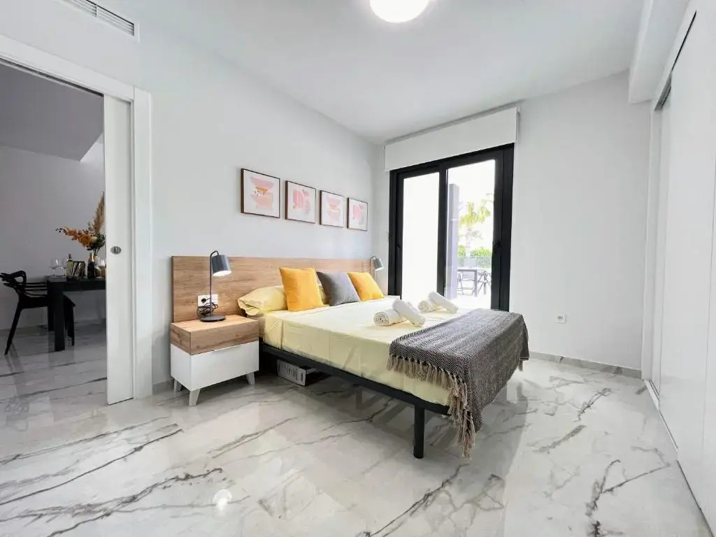 Modern Two Bedroom Ground Floor Apartment Duly7
