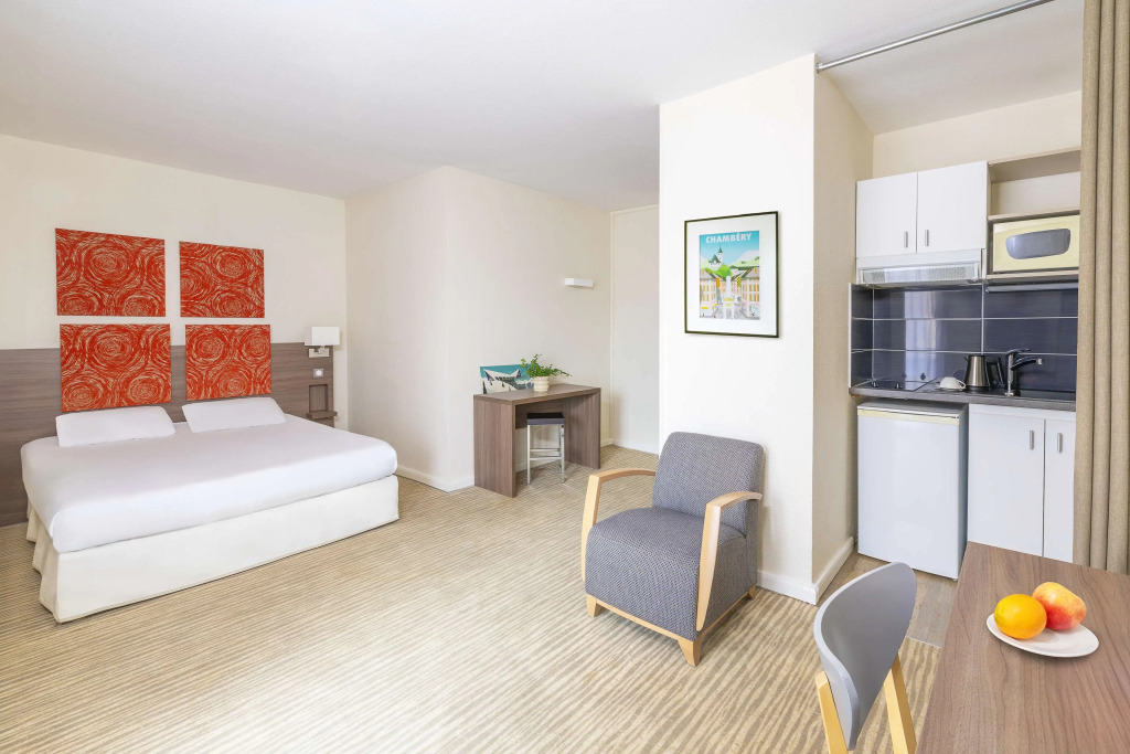 Kyriad Chambéry Centre - Hôtel et Résidence