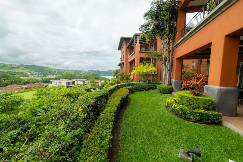 Montebello 4E 3 bdr Pool View in Los Suenos