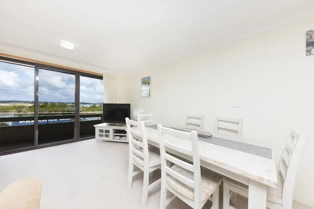 Lakeshore Lodge unit 11