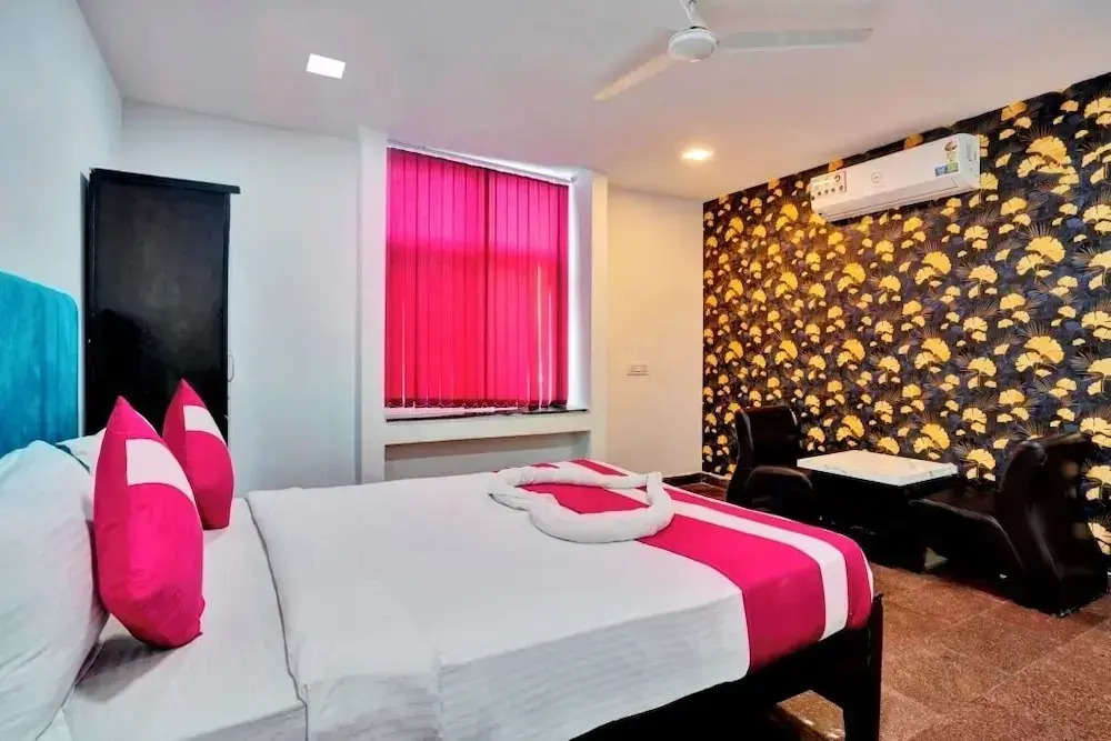 iROOMZ Elite Casa Grand Inn