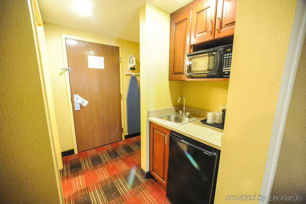 Holiday Inn Express Hotel & Suites Bowling Green by IHG