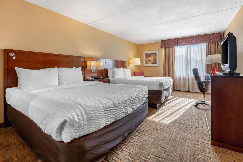 Clarion Hotel Conference Center on Lake Erie