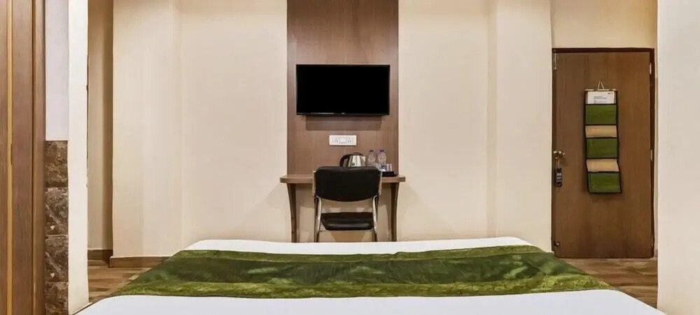 Treebo Trend Royal Crowne