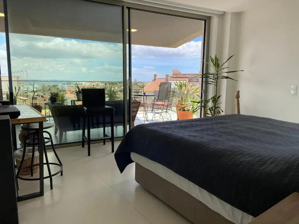 Bay View One, Stunning 3 bed condo with sea view & rooftop pool