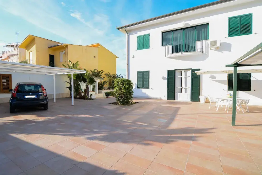 Dune Home, Beachfront Home With Three Bedrooms 9 PAX