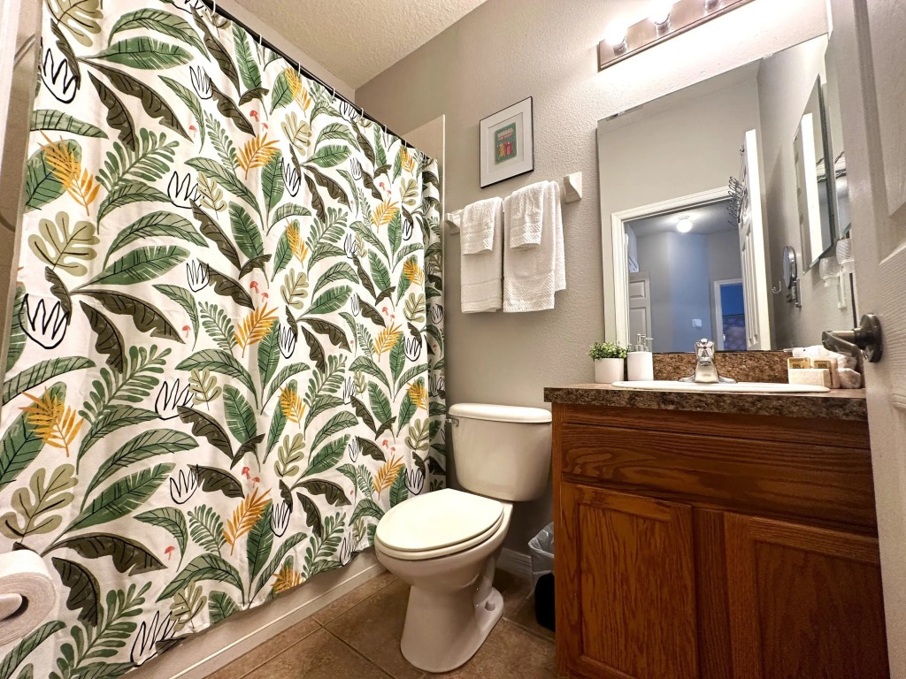 Only 10 Minutes from Disney 3Bd Family Home (2761), Kissimmee, US