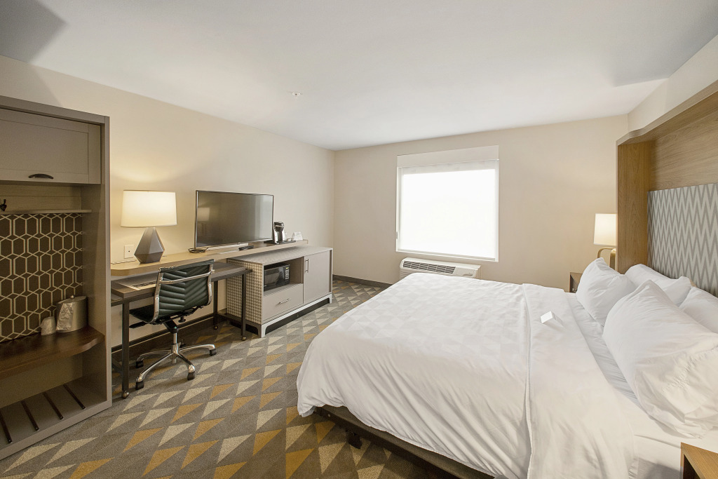 Holiday Inn & Suites Decatur-Forsyth by IHG