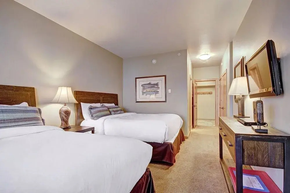 Village at Breckenridge Condos Sleeps 8 - Ski in Out Walk downtown