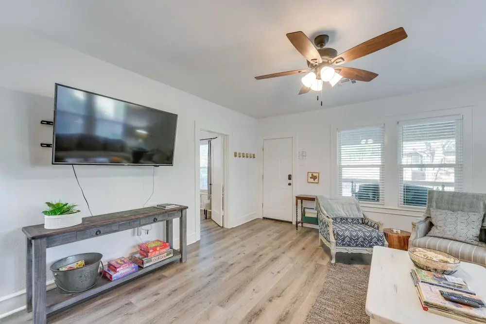 3 Mi to Baylor U: Home w/ Shared Yard