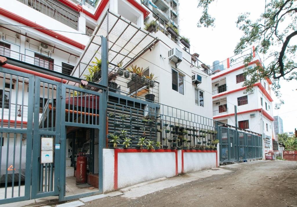 RedDoorz Plus near Tambo Paranaque