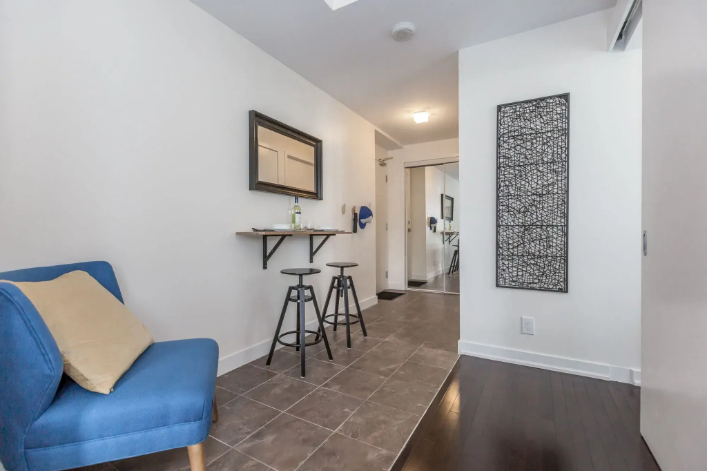 Noel Suites-York St and Lakeshore Blvd