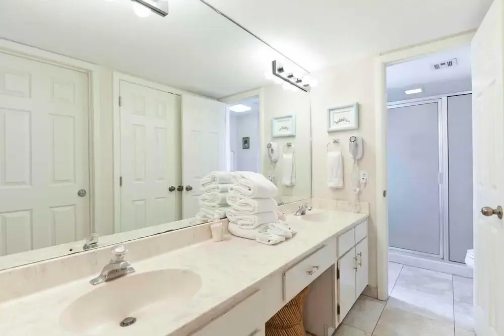 Saida I Condominiums - by Island Services