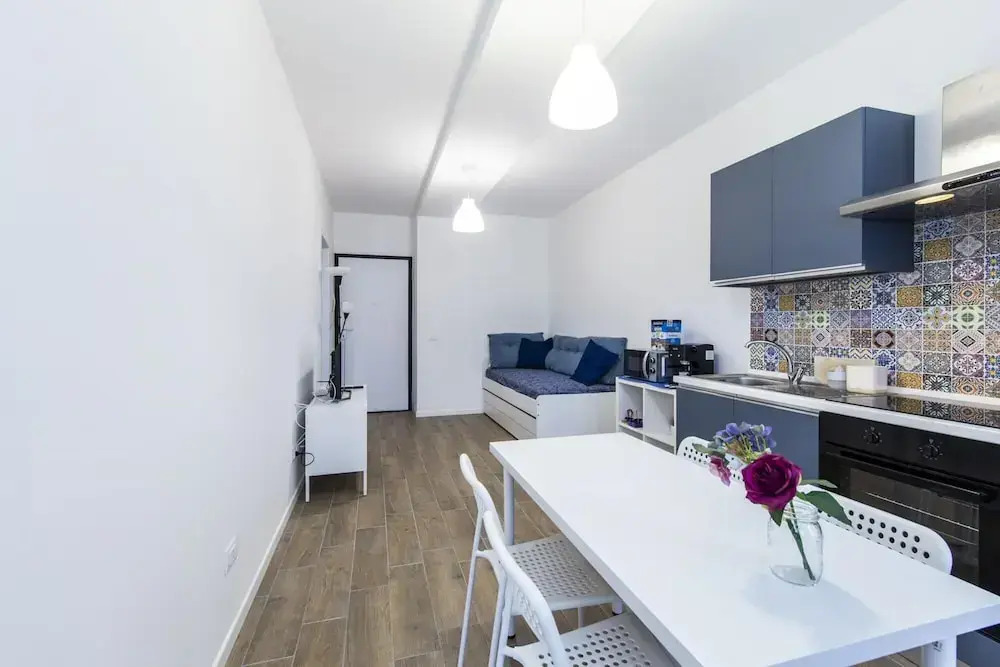 Noto 10 in Milan With 1 Bedrooms and 1 Bathrooms