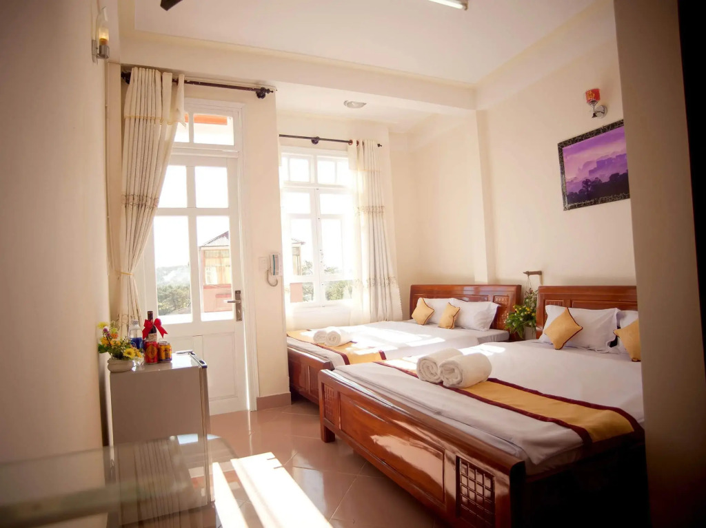 Happy Day Hotel