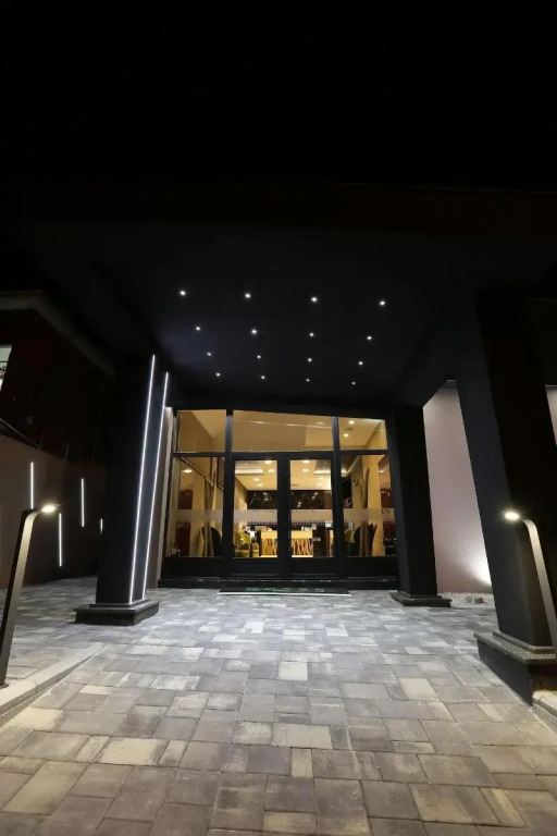 Garni Hotel Zen free parking