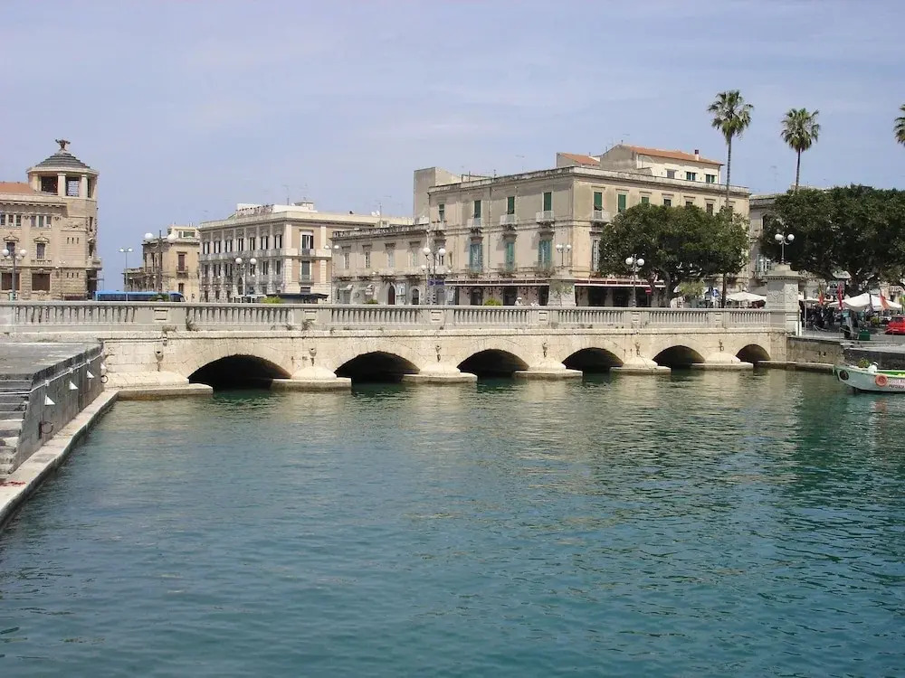 Ortigia Twin Rooms