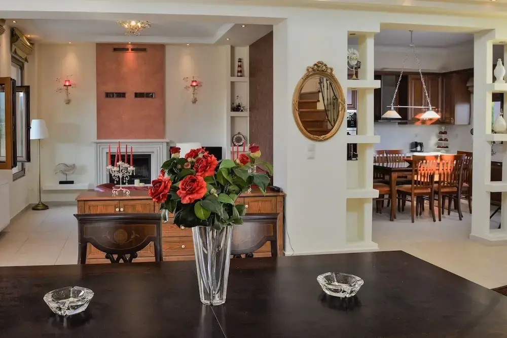 Private Pool Luxurious Villa with Parking & BBQ