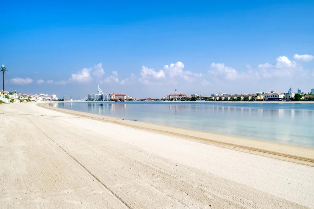 Exclusive 6BR Palm Villa w Private Pool and Beach