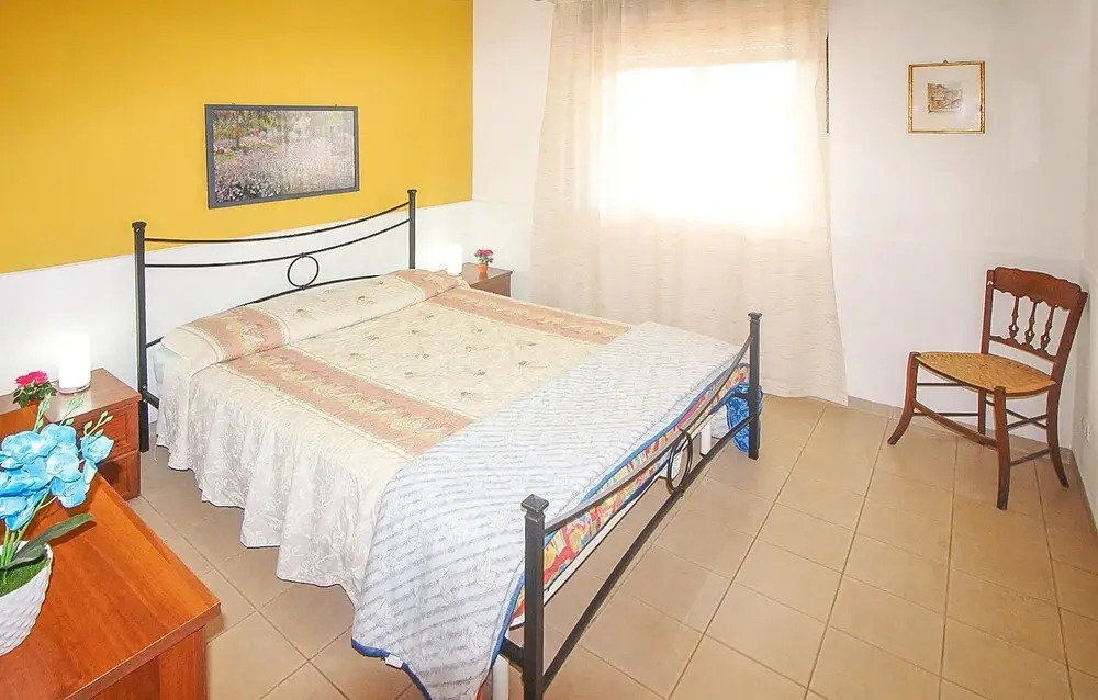 2 Bedroom Stunning Home In Siracusa